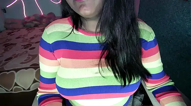 Snapshot of expression_queen chatting on February 2025 06:04:02 PM expression queen online show from February 2025 06:04:02 PM