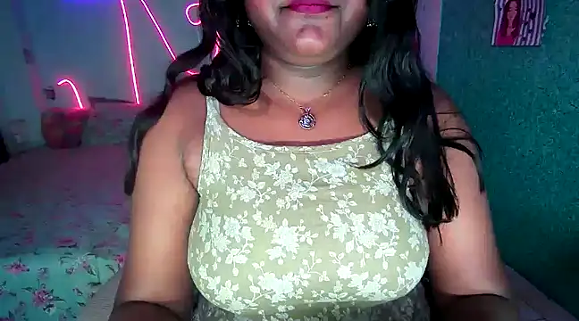 Snapshot of expression_queen chatting on March 2025 03:05:02 PM expression queen online show from March 2025 03:05:02 PM