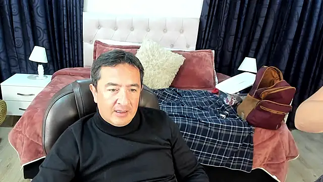 Snapshot of Sam_and_molly_ chatting on January 2025 07:18:01 PM Sam and molly  online show from January 2025 07:18:01 PM