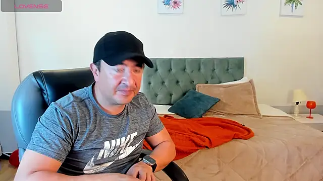 Snapshot of Sam_and_molly_ chatting on February 2025 07:55:01 PM Sam and molly  online show from February 2025 07:55:01 PM