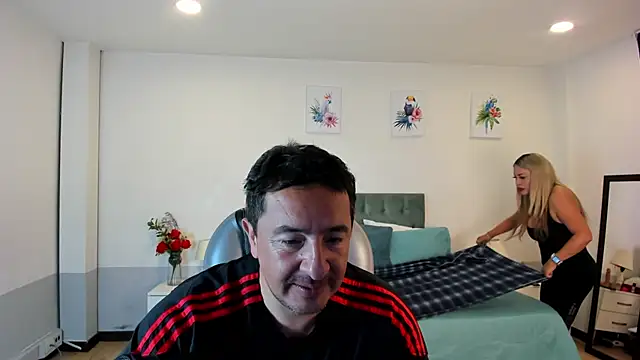 Snapshot of Sam_and_molly_ chatting on February 2025 09:03:02 PM Sam and molly  online show from February 2025 09:03:02 PM