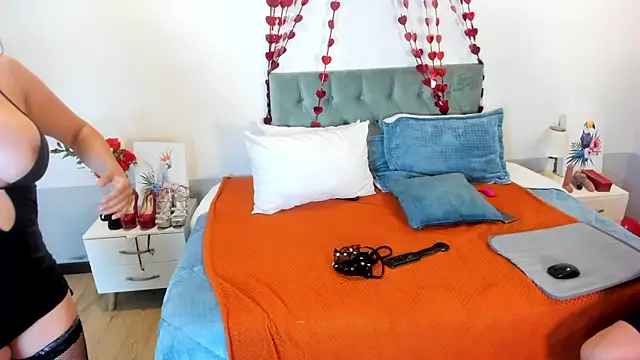 Snapshot of Sam_and_molly_ chatting on February 2025 10:42:01 PM Sam and molly  online show from February 2025 10:42:01 PM