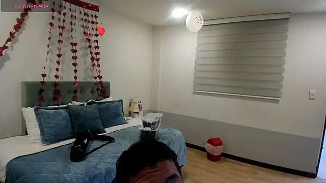 Snapshot of Sam_and_molly_ chatting on February 2025 07:09:01 PM Sam and molly  online show from February 2025 07:09:01 PM