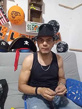 latinmartin73 online show from October 2025 12:33:01 AM