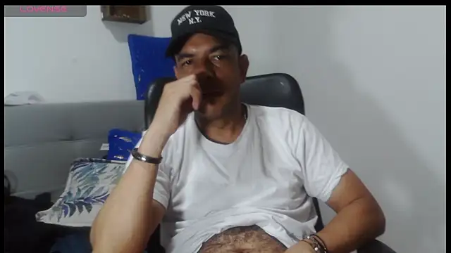 latinmartin73 online show from March 2026 01:11:02 AM