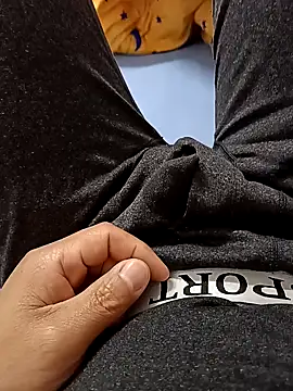 huzi518 online show from April 2026 03:31:01 PM