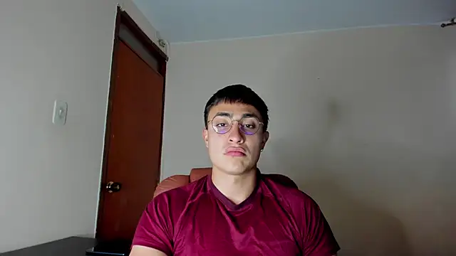 Snapshot of Leoknight chatting on February 2025 08:57:01 PM Leoknight online show from February 2025 08:57:01 PM