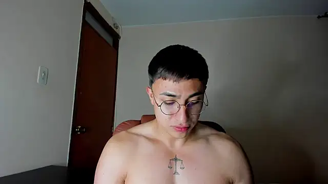 Snapshot of Leoknight chatting on February 2025 12:31:02 AM Leoknight online show from February 2025 12:31:02 AM