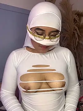 Snapshot of Maisa_issa chatting on January 2025 04:28:02 PM Maisa issa online show from January 2025 04:28:02 PM