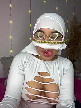 Snapshot of Maisa_issa chatting on February 2025 04:33:02 PM Maisa issa online show from February 2025 04:33:02 PM