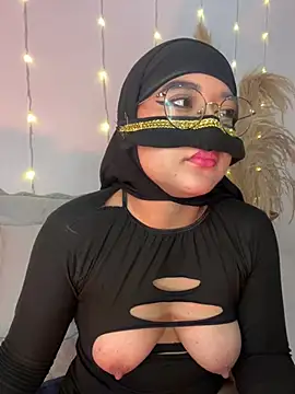 Snapshot of Maisa_issa chatting on February 2025 03:47:01 PM Maisa issa online show from February 2025 03:47:01 PM