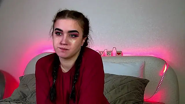 Snapshot of ChristinaMilton chatting on February 2025 09:41:02 PM ChristinaMilton online show from February 2025 09:41:02 PM