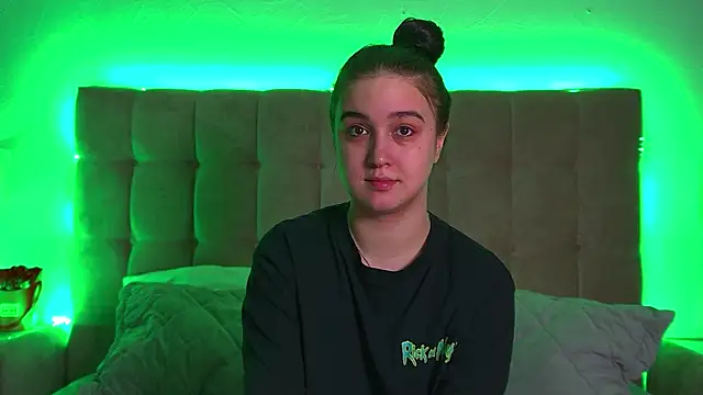 Snapshot of ChristinaMilton chatting on February 2025 01:00:02 AM ChristinaMilton online show from February 2025 01:00:02 AM
