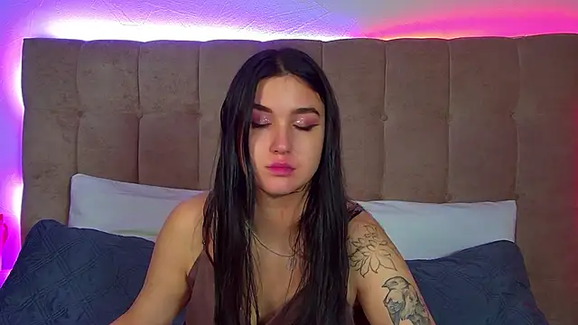 Snapshot of ChristinaMilton chatting on September 2025 06:29:02 PM ChristinaMilton online show from September 2025 06:29:02 PM