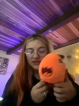 SophiaWeestt99 online show from October 2025 03:28:01 AM