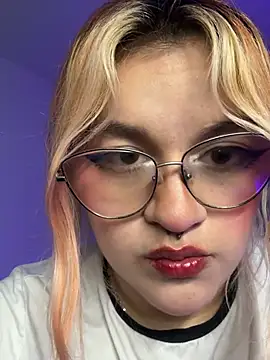 SophiaWeestt99 online show from July 2026 04:27:02 AM