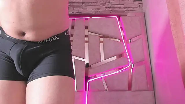 mia and austin online show from October 2025 09:11:01 PM