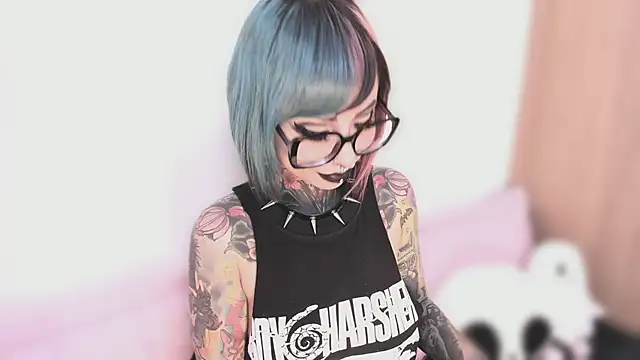 NikkiRamone online show from October 2025 10:28:02 PM