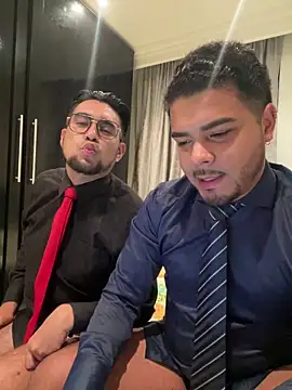 thiagowes online show from November 2025 02:22:01 AM