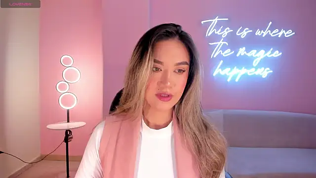 RebeccaHudson online show from March 2025 03:00:02 AM