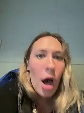 Snapshot of M1ssyk1ssy chatting on January 2025 03:33:01 PM M1ssyk1ssy online show from January 2025 03:33:01 PM