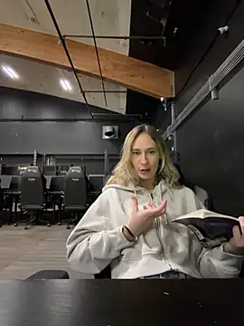 M1ssyk1ssy online show from March 2026 06:22:02 PM