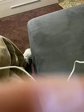 Babyj9898 online show from April 2026 07:00:01 PM