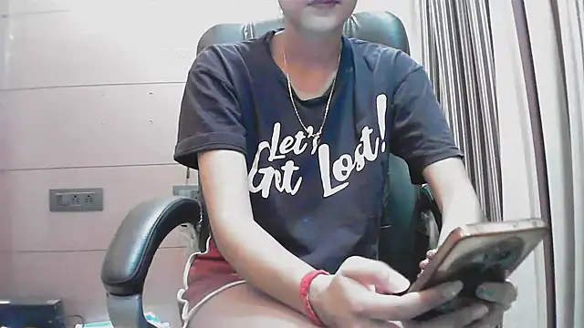 Snapshot of collage_hoty chatting on October 2025 04:37:02 PM collage hoty online show from October 2025 04:37:02 PM