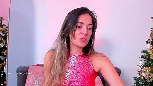 camilawm19 online show from December 2024 01:22:02 PM