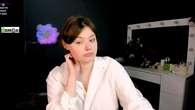nikole kitt online show from February 2025 01:41:02 AM