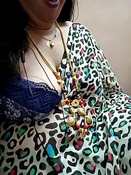 gaurika18 online show from February 2025 06:59:01 PM