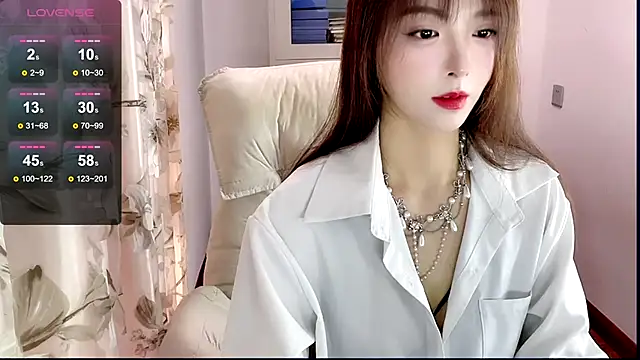 Snapshot of NINIbaby-99 chatting on January 2025 01:11:02 PM NINIbaby-99 online show from January 2025 01:11:02 PM