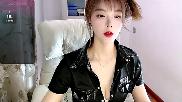 Snapshot of NINIbaby-99 chatting on March 2025 05:04:02 PM NINIbaby-99 online show from March 2025 05:04:02 PM