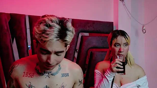 AliceandMax online show from March 2025 05:50:02 PM