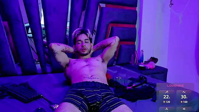 AliceandMax online show from March 2025 05:15:02 PM