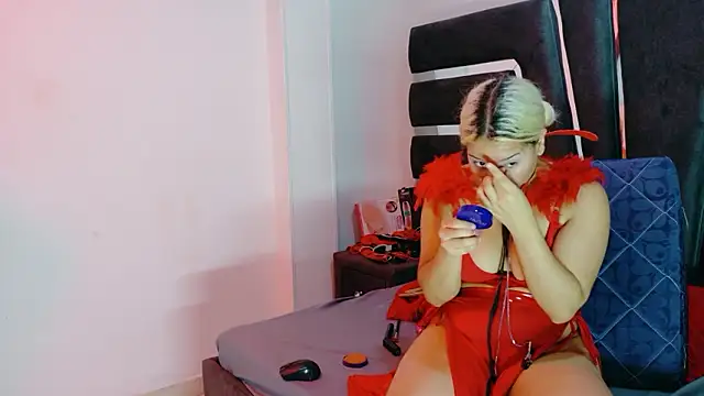 AliceandMax online show from February 2026 01:22:02 PM