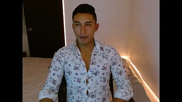 Snapshot of Davixx258 chatting on February 2025 10:03:02 PM Davixx258 online show from February 2025 10:03:02 PM