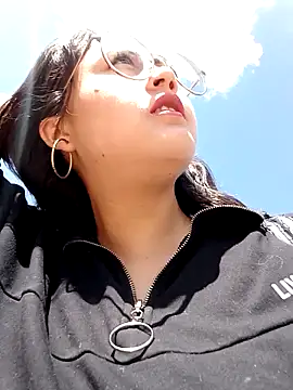 lara moon25 online show from December 2024 03:01:02 PM