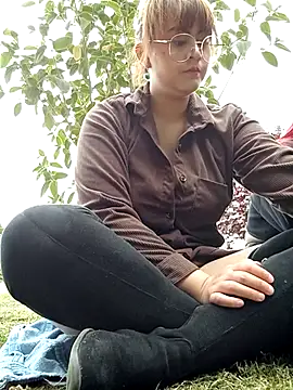 lara moon25 online show from September 2025 05:58:01 PM