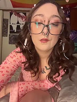 NovaLove2002 online show from February 2026 05:45:01 AM