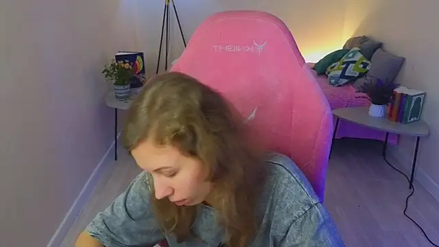 Lill Mary online show from January 2025 03:56:02 AM