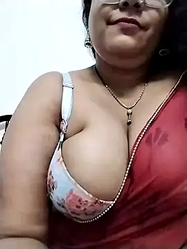 Nyra-23 online show from January 2025 12:18:01 PM