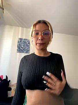 baby lizy online show from September 2025 09:18:01 PM