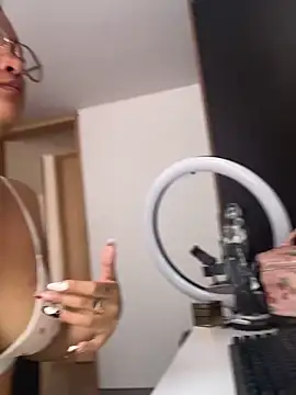 baby lizy online show from September 2025 05:29:02 PM