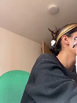 baby lizy online show from October 2025 07:15:01 PM