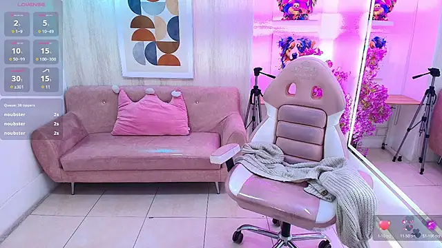 Gabby evanns online show from June 2026 02:33:01 PM