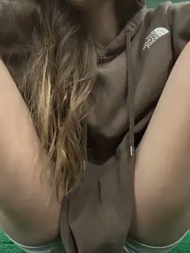 Snapshot of psilybaby chatting on April 2026 05:04:02 AM psilybaby online show from April 2026 05:04:02 AM