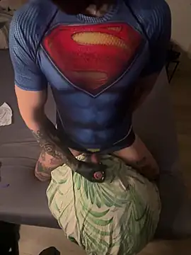 Snapshot of LuggiJack chatting on December 2024 01:13:02 PM LuggiJack online show from December 2024 01:13:02 PM