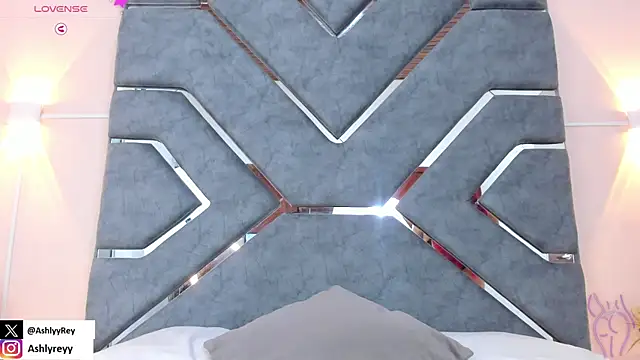 ashlyrey-1 online show from December 2024 11:13:02 PM