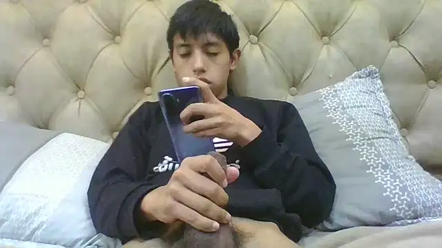 Snapshot of danuel23 chatting on December 2024 02:37:01 PM danuel23 online show from December 2024 02:37:01 PM